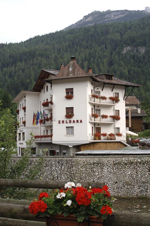 Hotel Zoldana Forno di Zoldo Exteriör bild